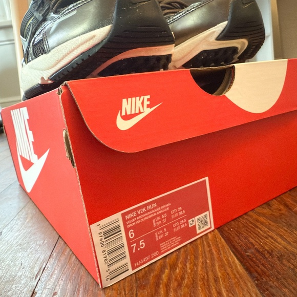 Nike V2K RUN Velvet Brown / Baroque Brown | size M 6 / W7.5 - Picture 10 of 10